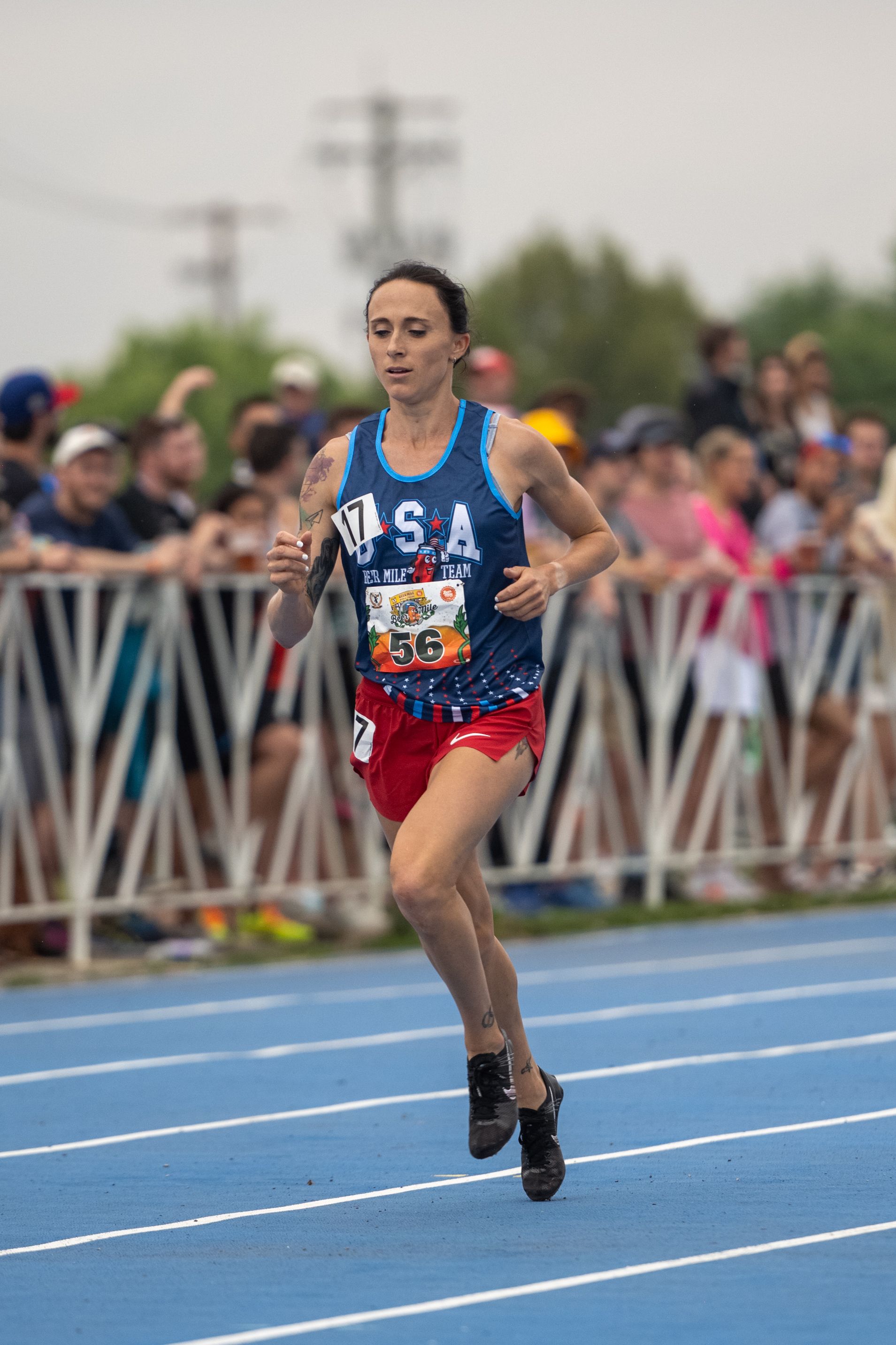 Shelby Houlihan racing at the 2023 Beer Mile World Classic.