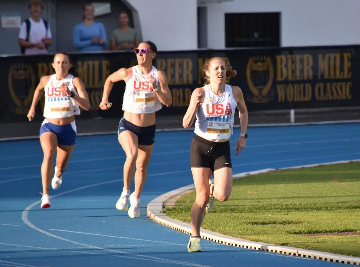 Elizabeth Laseter Holds Off a Charging Shelby Houlihan and Melanie Pozdol Down the Homestretch