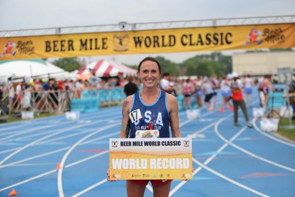 Shelby Houlihans Runs 5:43 Beer Mile World Record